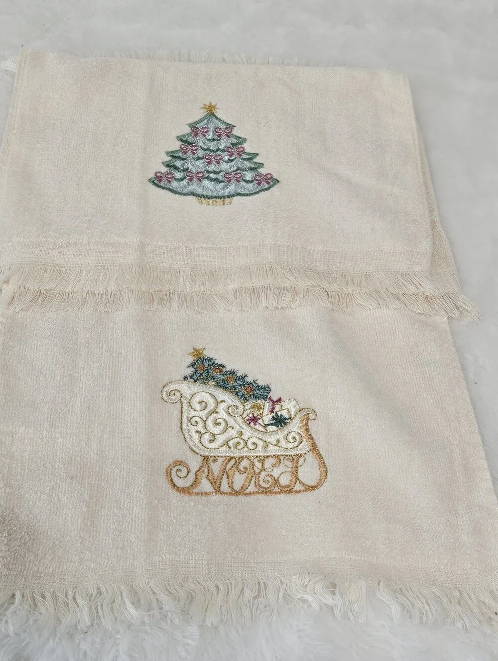 16 Christmas Themed Small Kitchen Bathroom Hand Towels with Various Embroidered